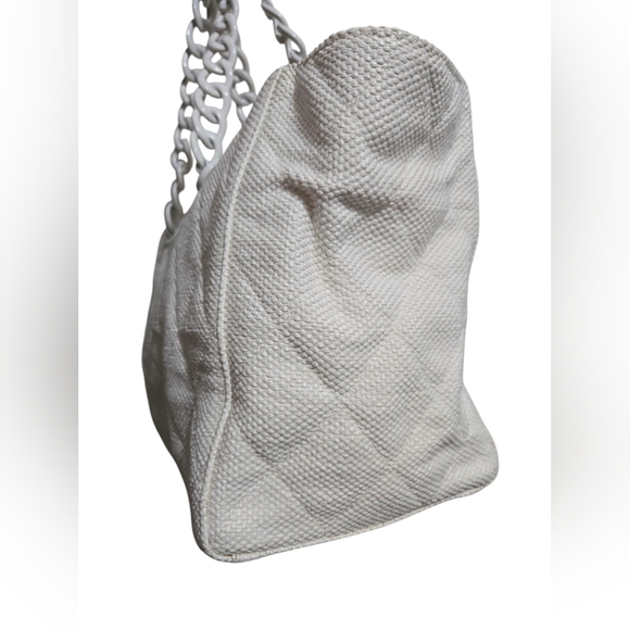 Chanel White Woven Canvas Bekko Chain Large Tote Bag In White - Picture 5 of 17